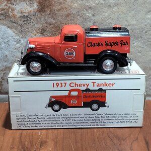 1937 Chevy Tanker Clarks Super Gas Lockable  Metal Coin Vehicle Bank 1:25 Scale